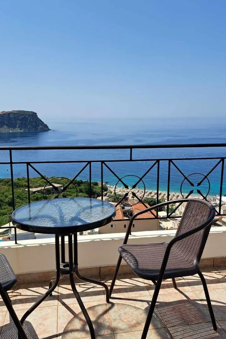 Villa Eleni Himare 0*,  Albania