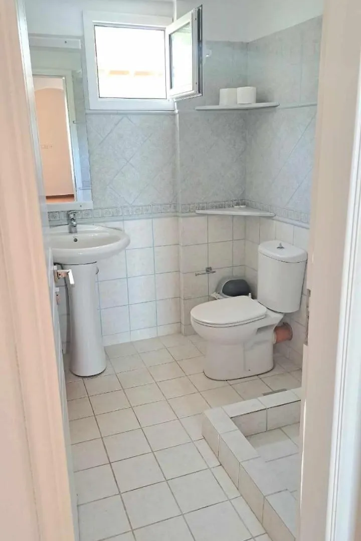 Villa Eleni Himare 0*,  Albania