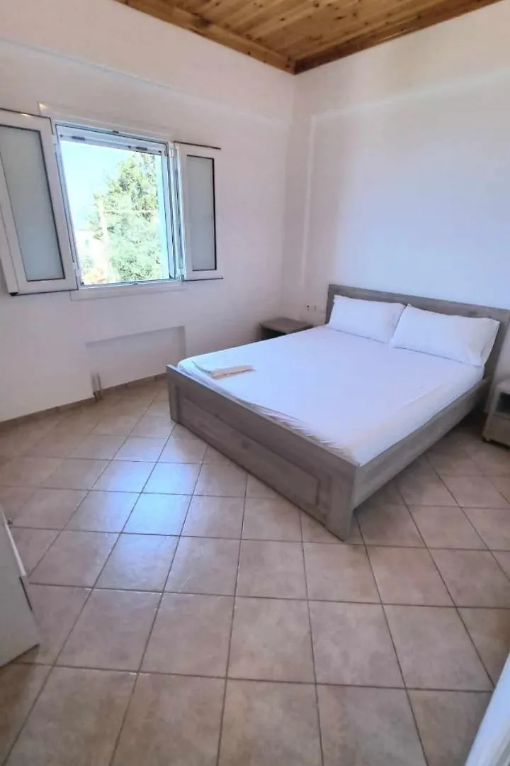 Villa Eleni Himare 0*,